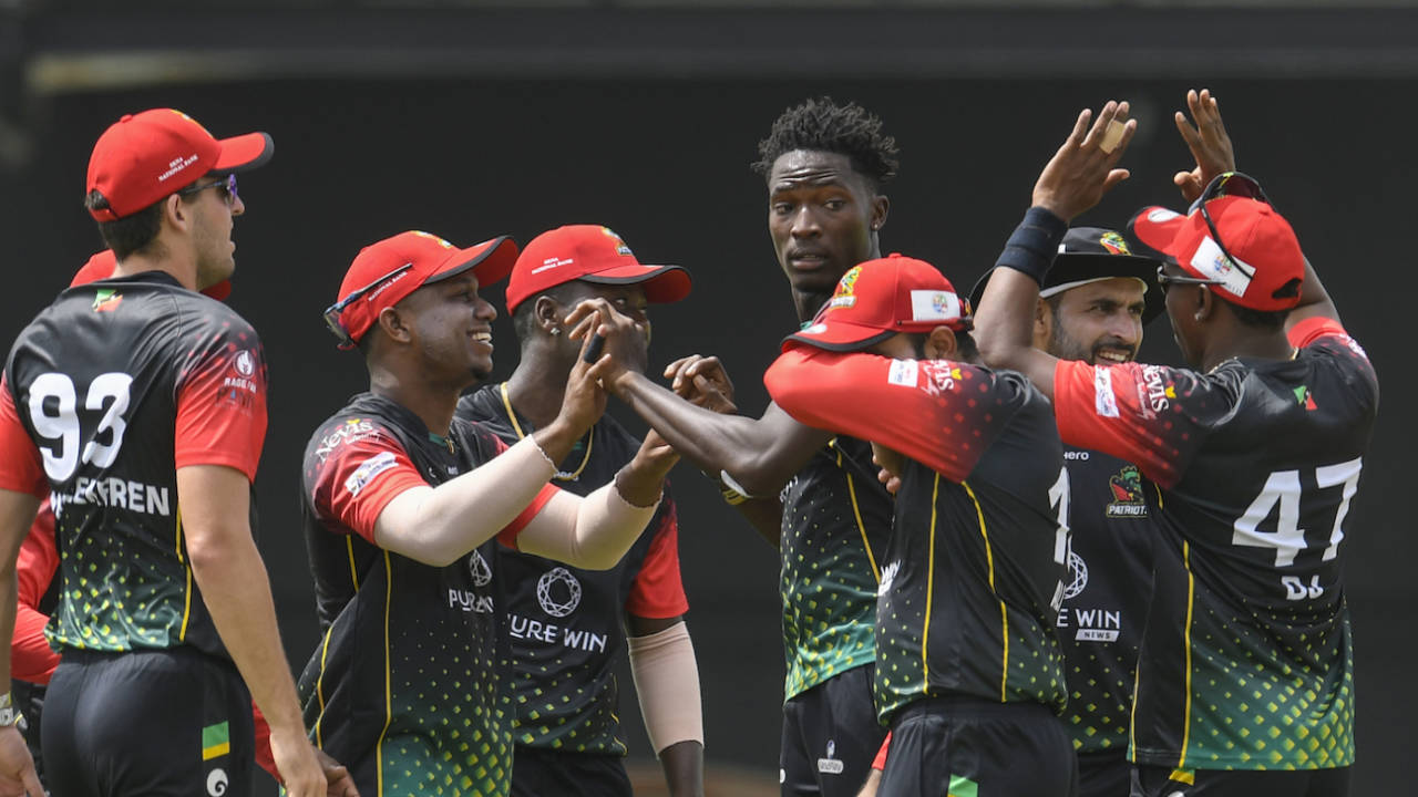 Dominic Drakes celebrates a wicket with his team-mates, Guyana Amazon Warriors vs St Kitts & Nevis Patriots, CPL 2021, Basseterre, August 28, 2021