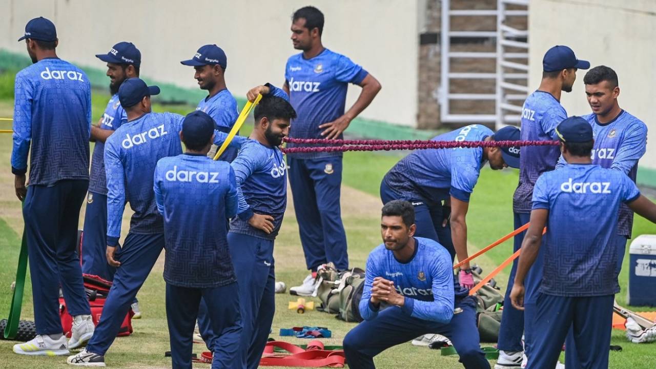 Bangladesh players work it out during training, Dhaka, August 29, 2021