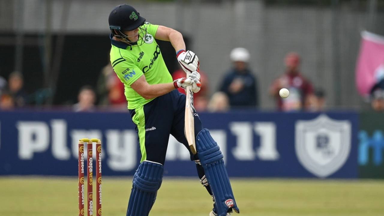 Kevin O'Brien prepares to swat one away, Ireland vs Zimbabwe, 2nd T20I, Dublin, August 29, 2021