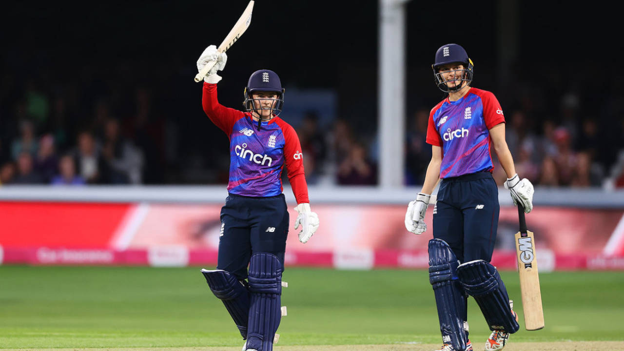 Tammy Beaumont acknowledges her fifty, England Women vs New Zealand, 1st T20I, Chelmsford, September 1, 2021