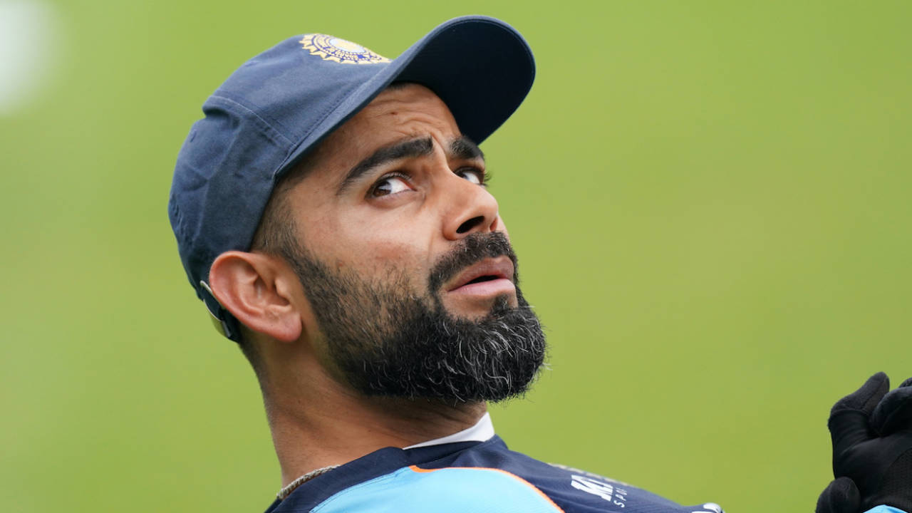 Virat Kohli warms up before the start of the fourth Test, England vs India, 4th Test, The Oval, London, 1st day, September 2, 2021