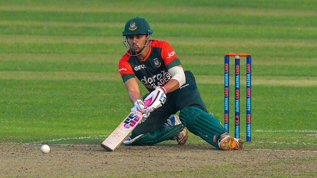 Nurul Hasan gets down to play a scoop, Bangladesh vs New Zealand, 2nd T20I, Dhaka, September 3, 2021