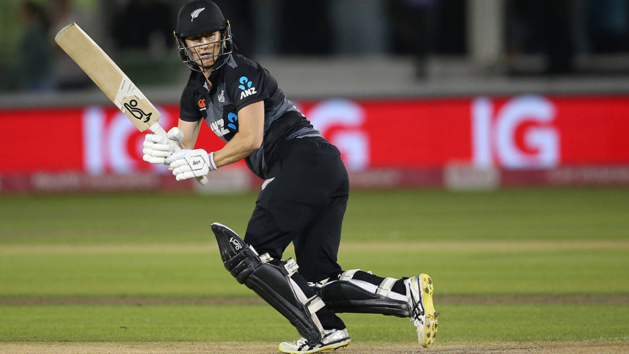 Sophie Devine got the reply off to a good start, England vs New Zealand, 2nd women's T20I, Hove, September 4, 2021