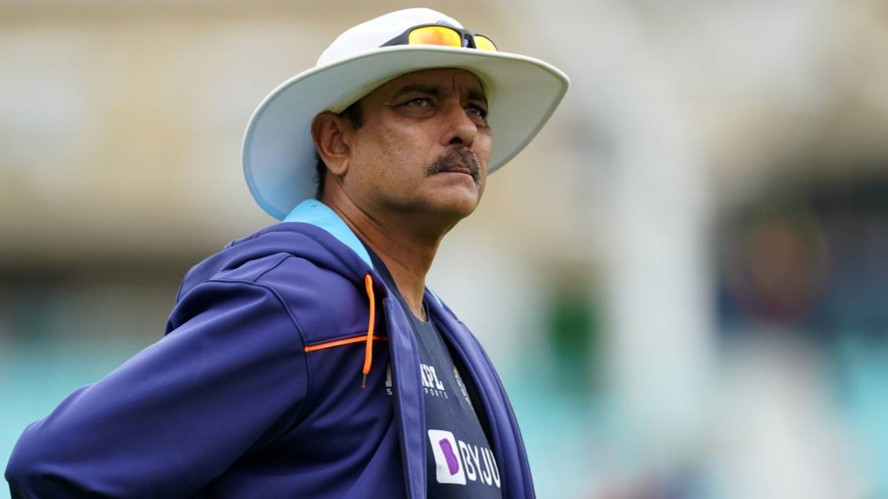 Ravi Shastri tested positive for Covid-19 on the third evening of the Oval Test. Here, he observes India's training on day one, England vs India, 4th Test, The Oval, London, 1st day, September 2, 2021 