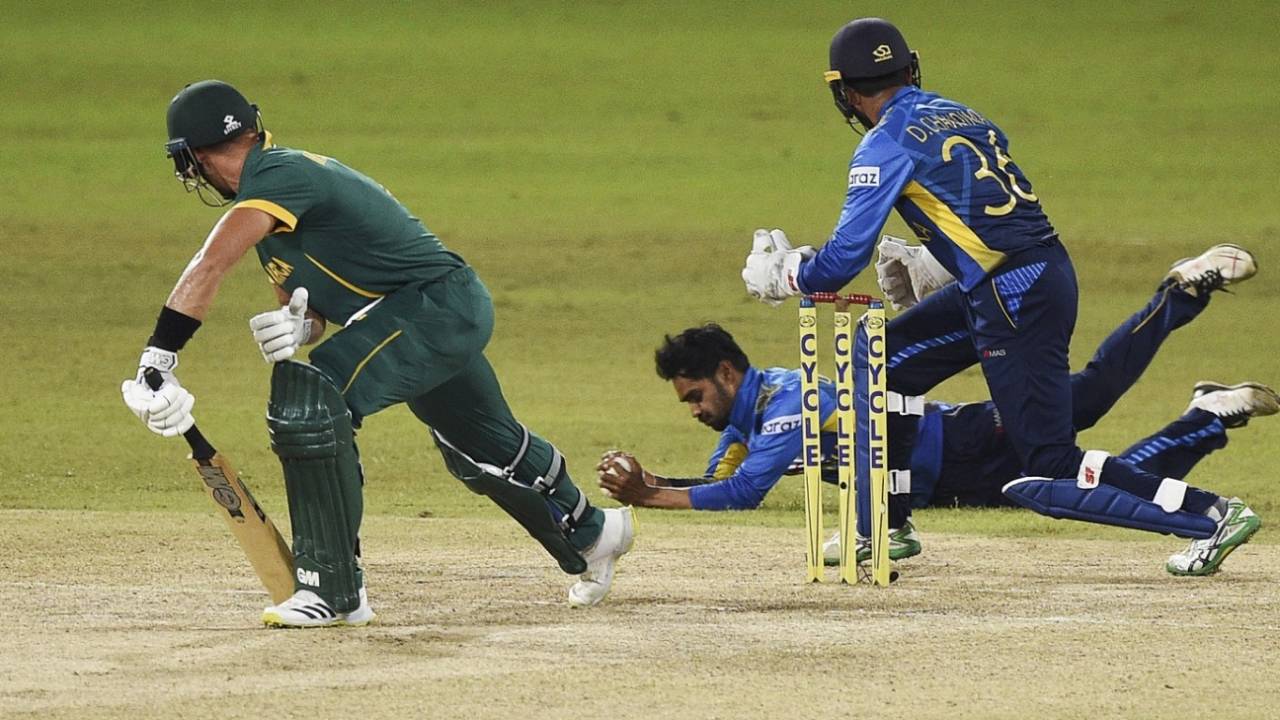 Dhananjaya de Silva hangs onto a sharp catch to dismiss Aiden Markram, Sri Lanka vs South Africa, 3rd ODI, Colombo, September 7, 2021