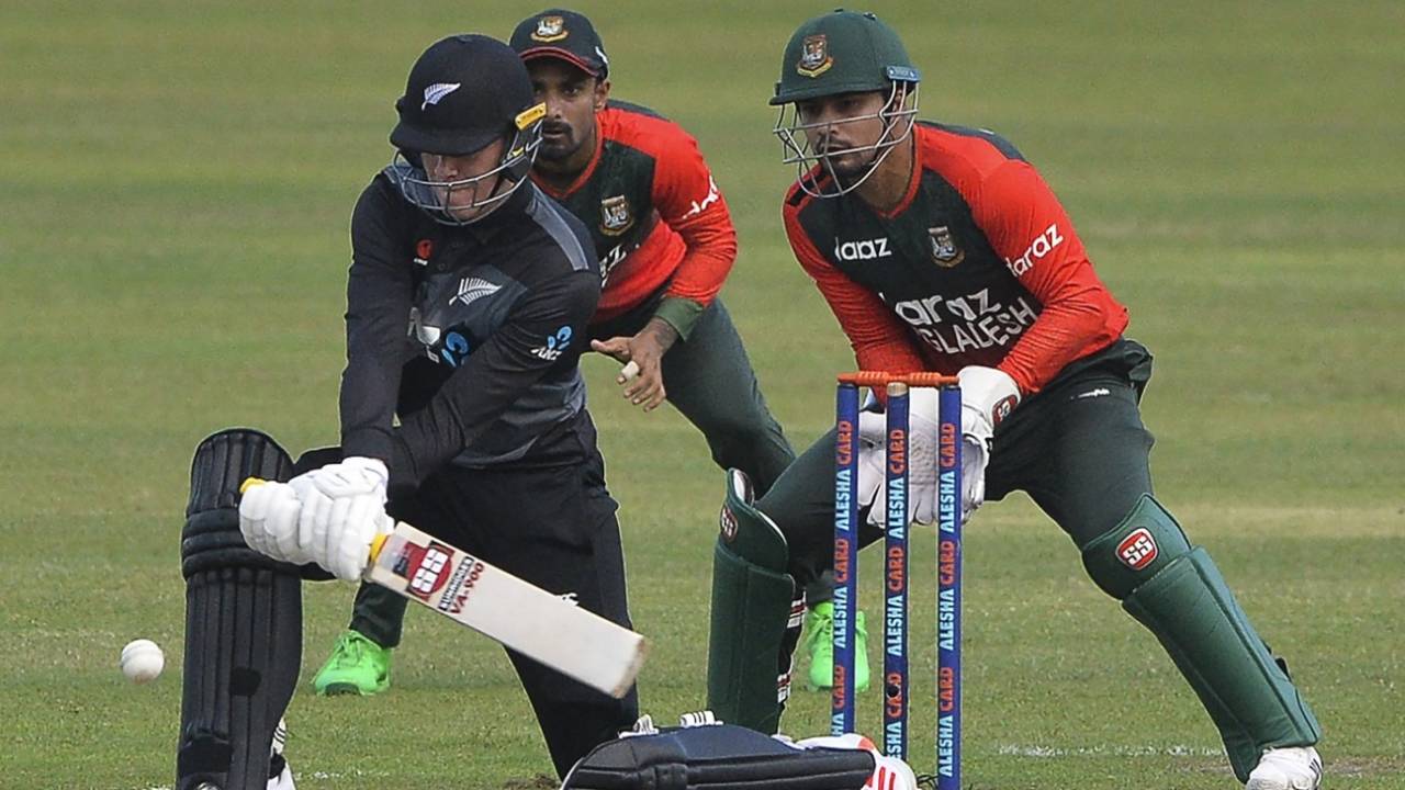 Finn Allen brings out a reverse-sweep, Bangladesh vs New Zealand, 4th T20I, Dhaka, September 8, 2021