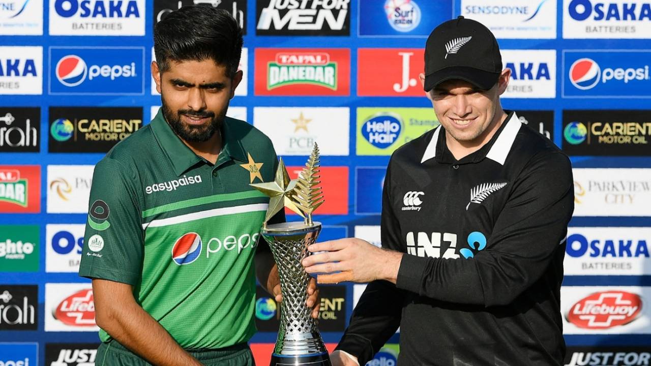 Babar Azam and Tom Latham pose with the series trophy, Rawalpindi, September 16, 2021
