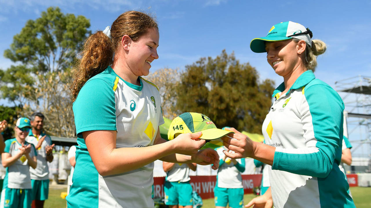 Hannah Darlington is handed new cap by Ash Gardner, Australia vs India, 1st Women's ODI, Mackay, September 21, 2021