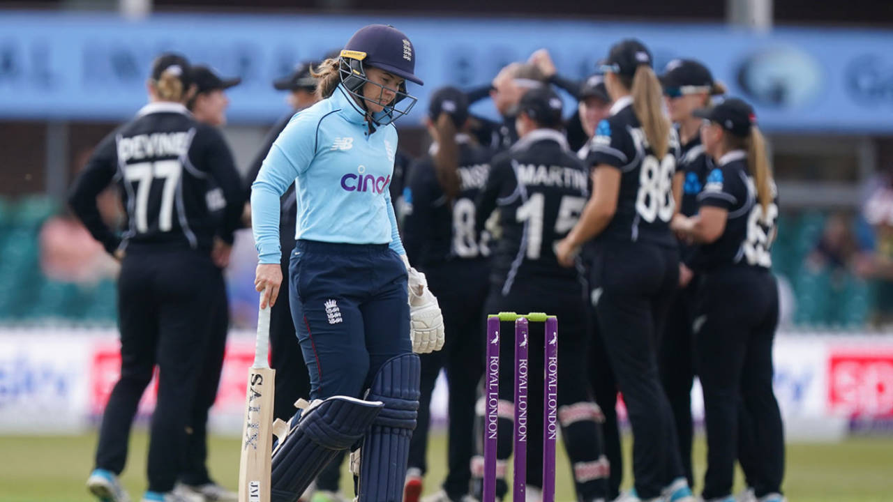 Tammy Beaumont was among Lea Tahuhu's early victims, England Women vs New Zealand, Grace Road, 3rd ODI, September 21, 2021