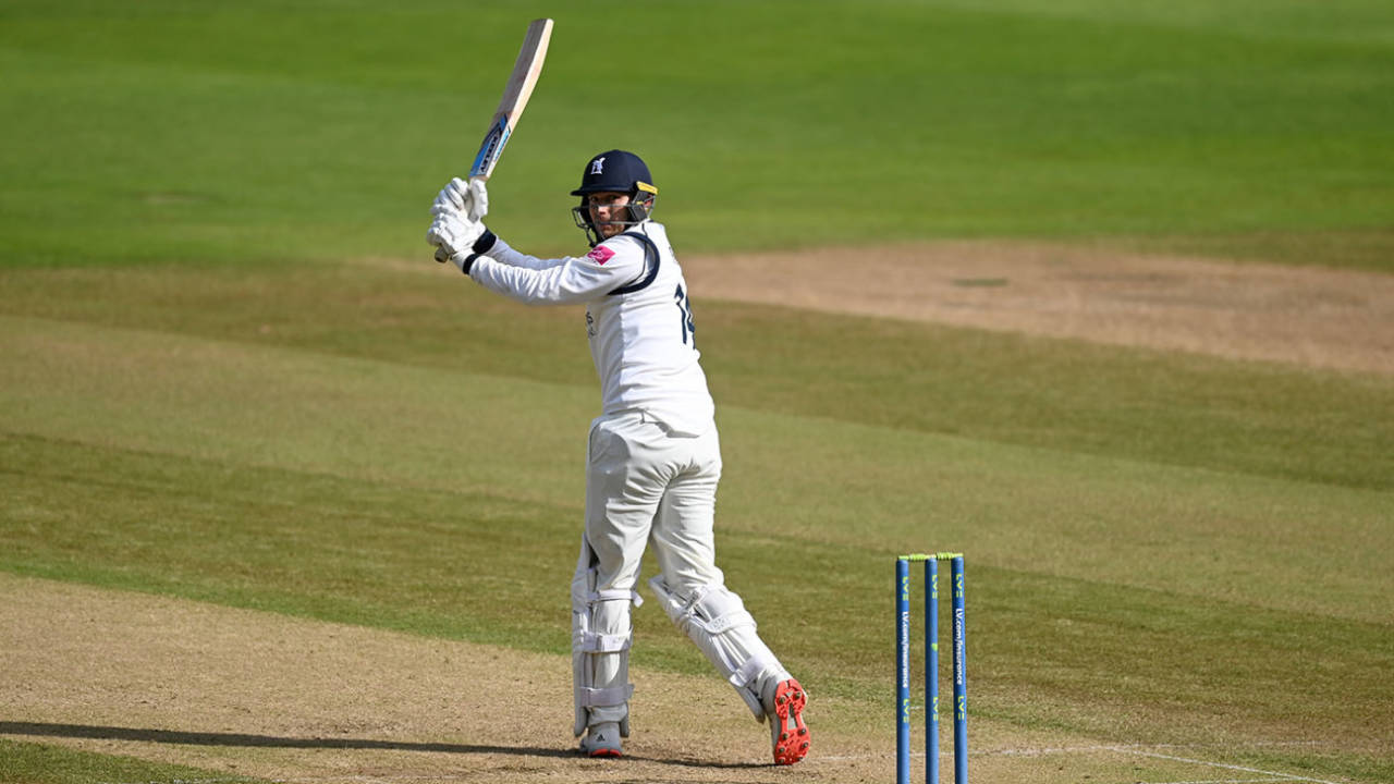 Danny Briggs' free-scoring from No. 9 secured a crucial fourth batting bonus point for Warwickshire, Warwickshire vs Somerset, County Championship Division One, Edgbaston, September 22, 2021