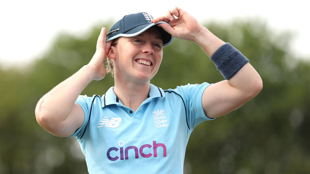 Heather Knight ahead of the coin toss, 3rd ODI, England vs New Zealand, Leicester, September 21, 2021