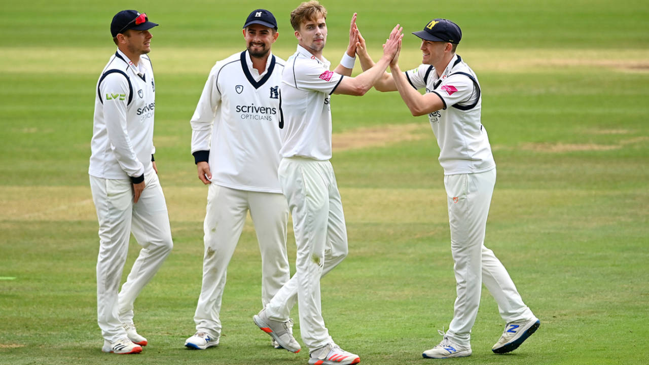 Craig Miles claimed four wickets in his opening spell, Warwickshire vs Lancashire, Bob Willis Trophy final, Lord's, 1st day, September 28, 2021