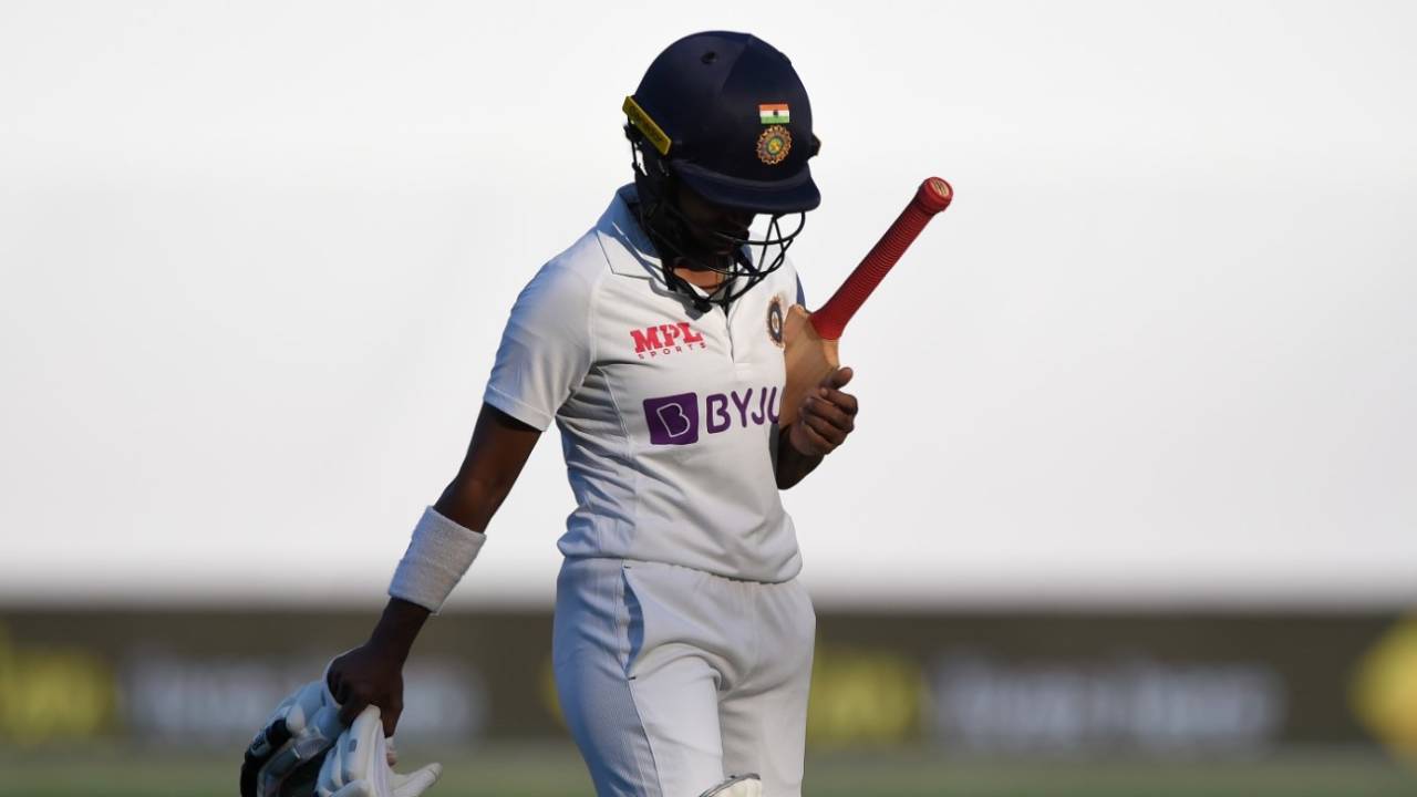 Punam Raut elected to walk after being given not out, Australia Women vs India Women, Only Test, Day 2, Carrara, October 1, 2021