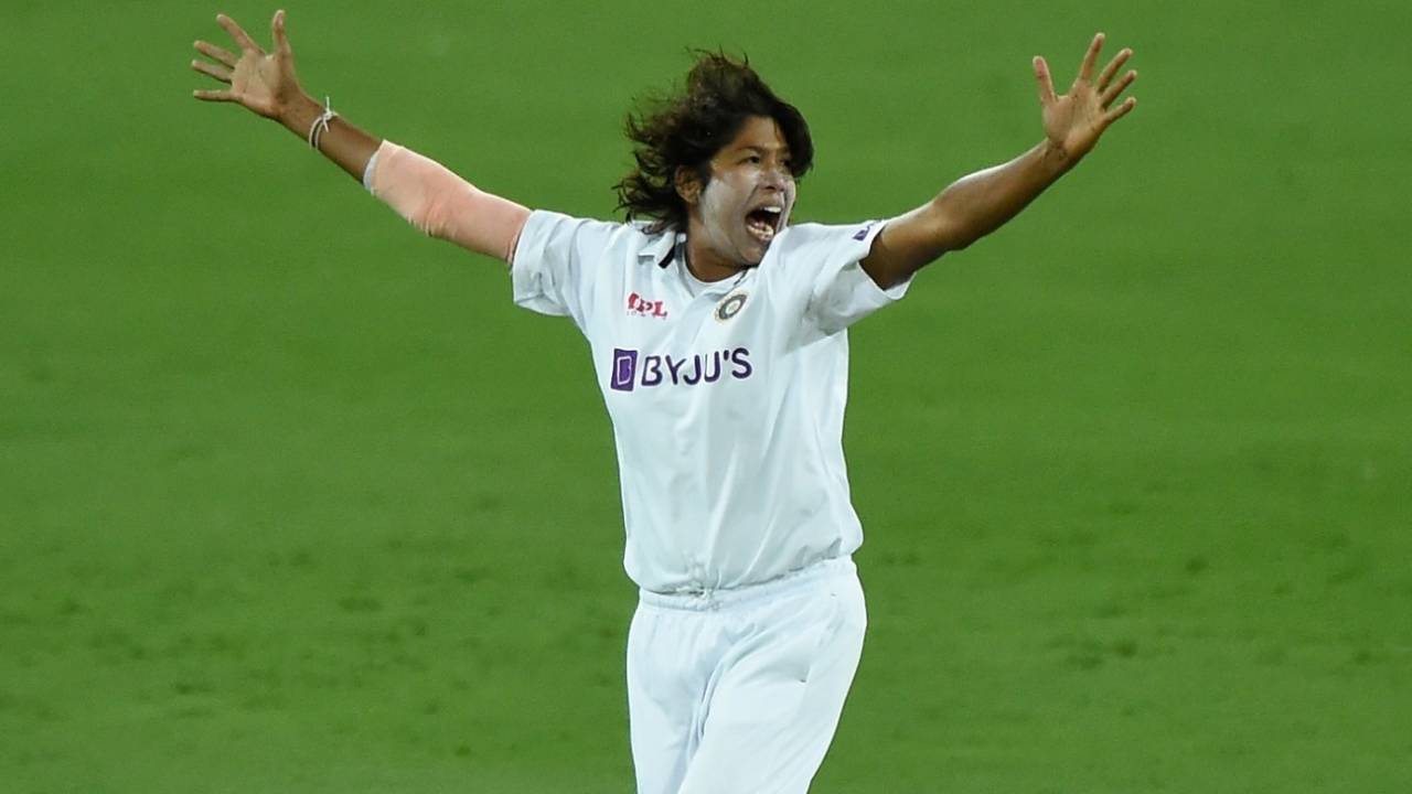 Jhulan Goswami ended day three wicket figures of 2 for 27&nbsp;&nbsp;&bull;&nbsp;&nbsp;Getty Images