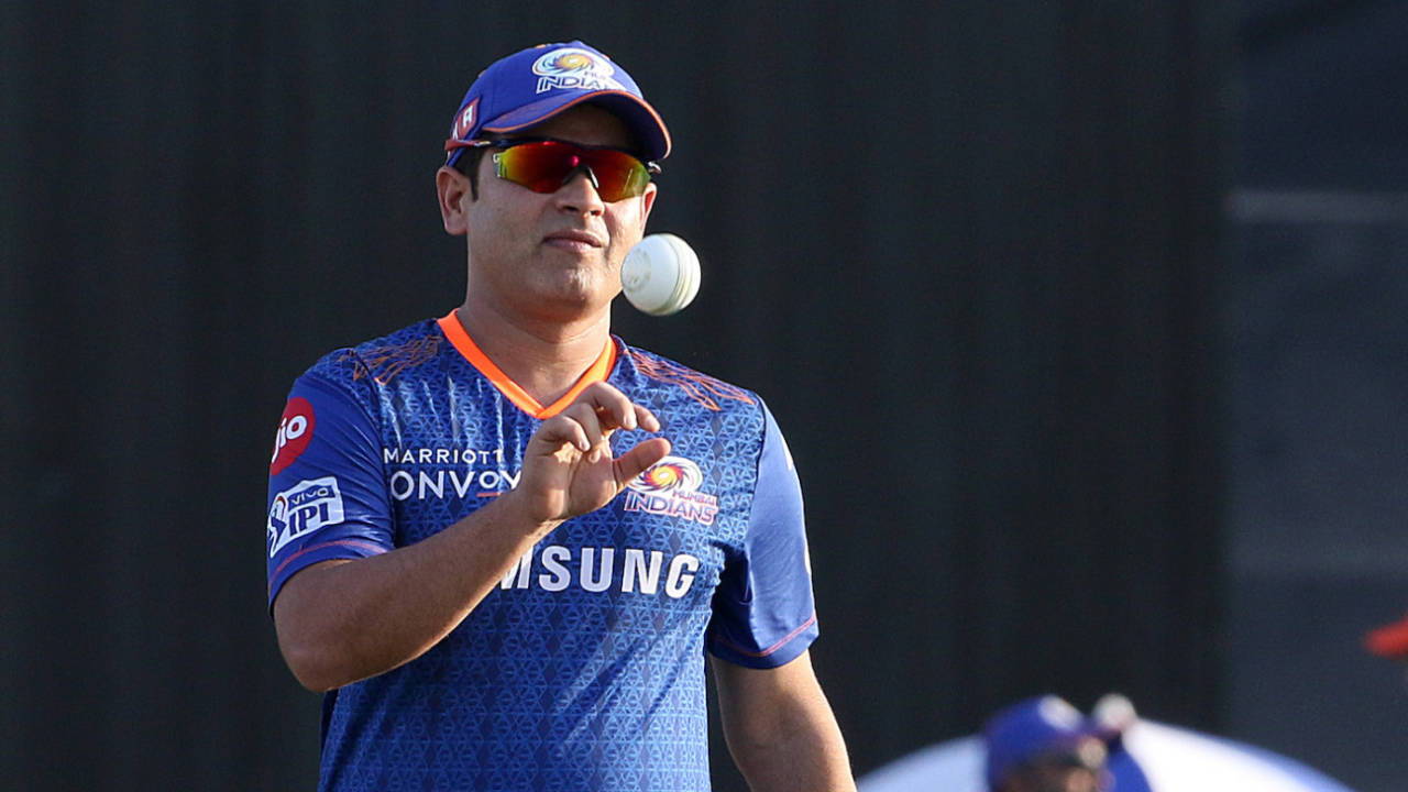 Piyush Chawla came in for his first game of the season, Sunrisers Hyderabad vs Mumbai Indians, IPL 2021, Abu Dhabi, October 8, 2021