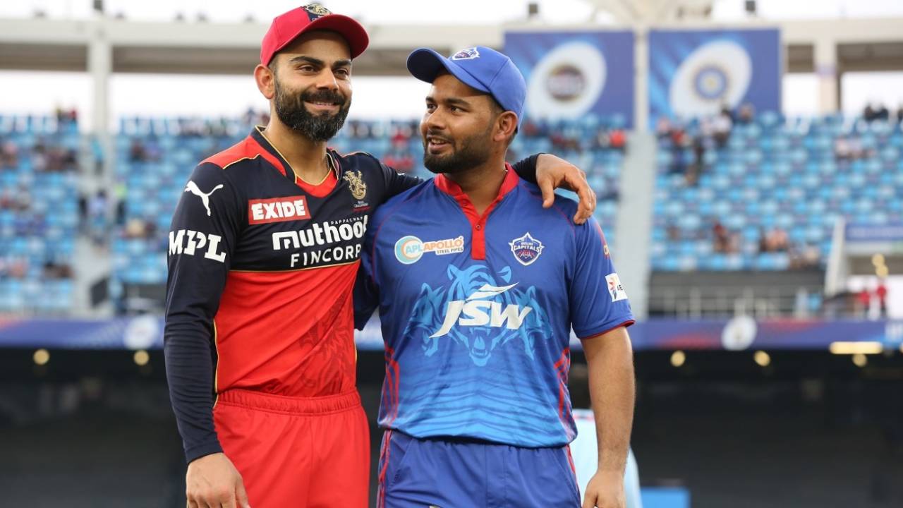 Virat Kohli and Rishabh Pant catch up at the toss, Delhi Capitals vs Royal Challengers Bangalore, IPL 2021, Dubai, October 8, 2021