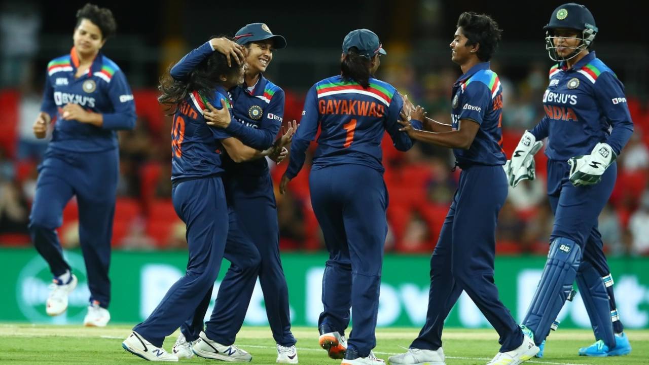The Indian players celebrate a wicket, Australia vs India, 3rd women's T20I, Carrara, October 10, 2021
