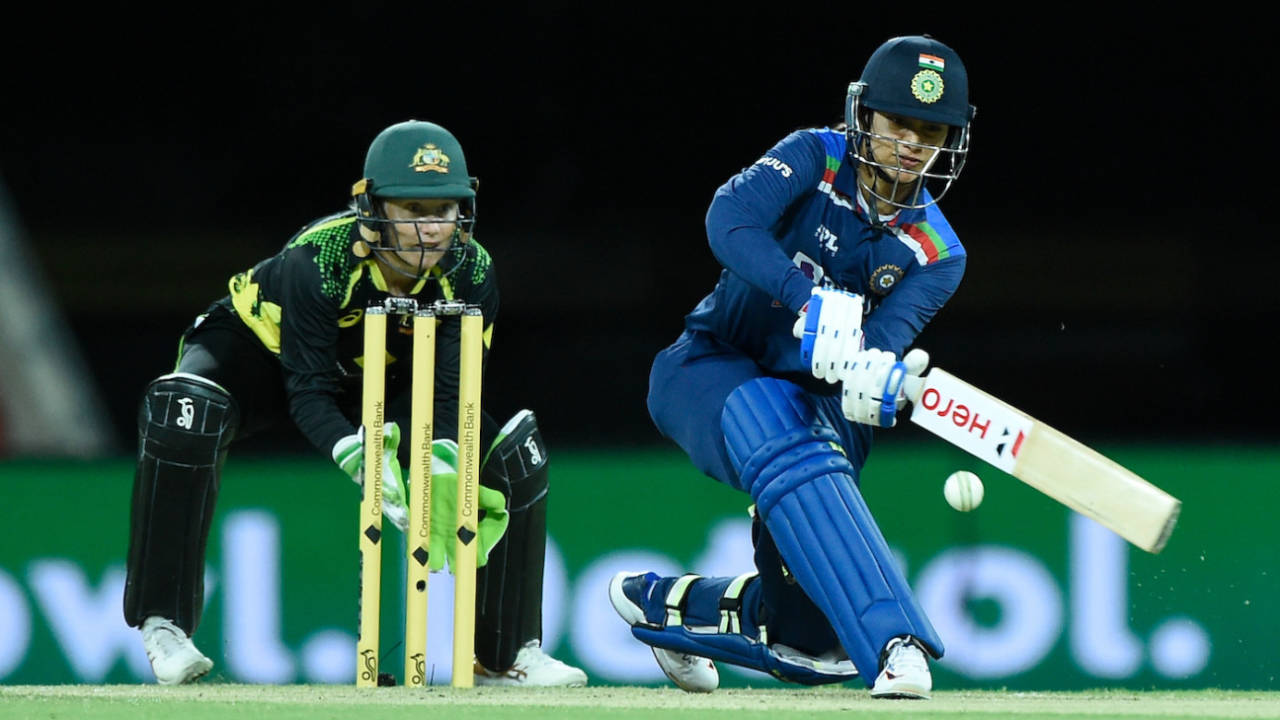 Smriti Mandhana shapes to play the sweep, Australia vs India, 3rd women's T20I, Carrara, October 10, 2021