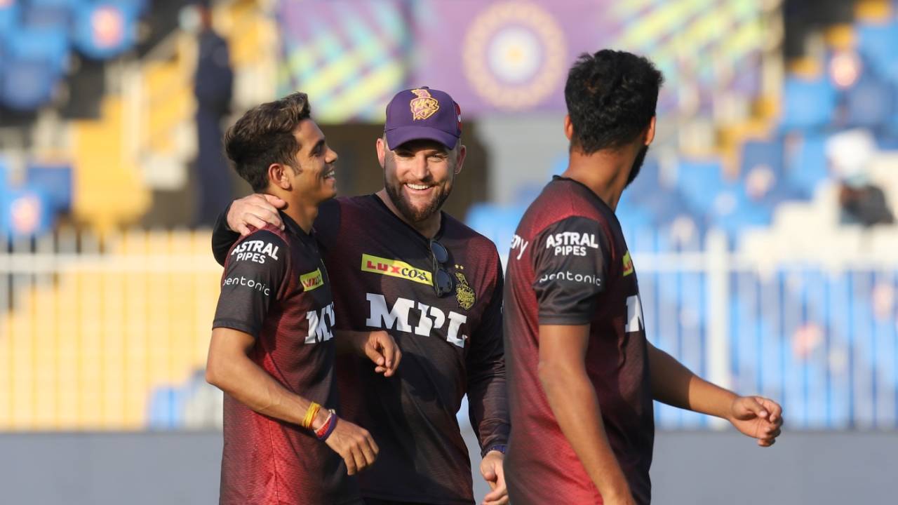 Brendon McCullum has a laugh with Kamlesh Nagarkoti ahead of the IPL 2021 eliminator