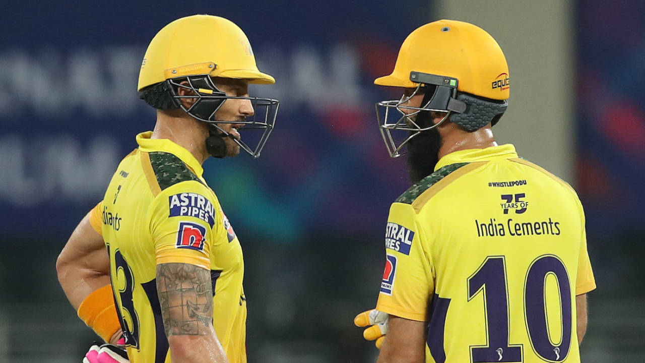 Faf du Plessis and Moeen Ali put together a big stand for the third wicket, Chennai Super Kings vs Kolkata Knight Riders, IPL 2021 final, Dubai, October 15, 2021