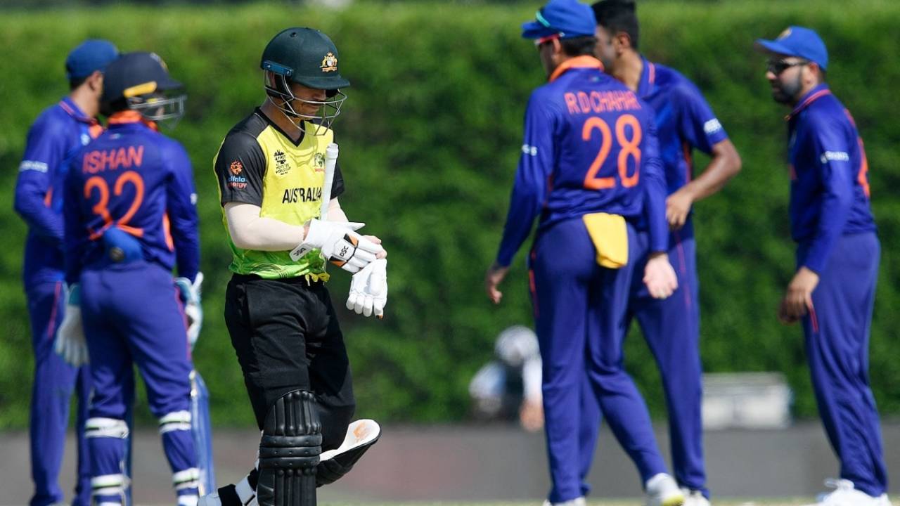 David Warner walks back after another low score in the warm-ups, Australia vs India, T20 World Cup warm-ups, Dubai, October 20, 2021