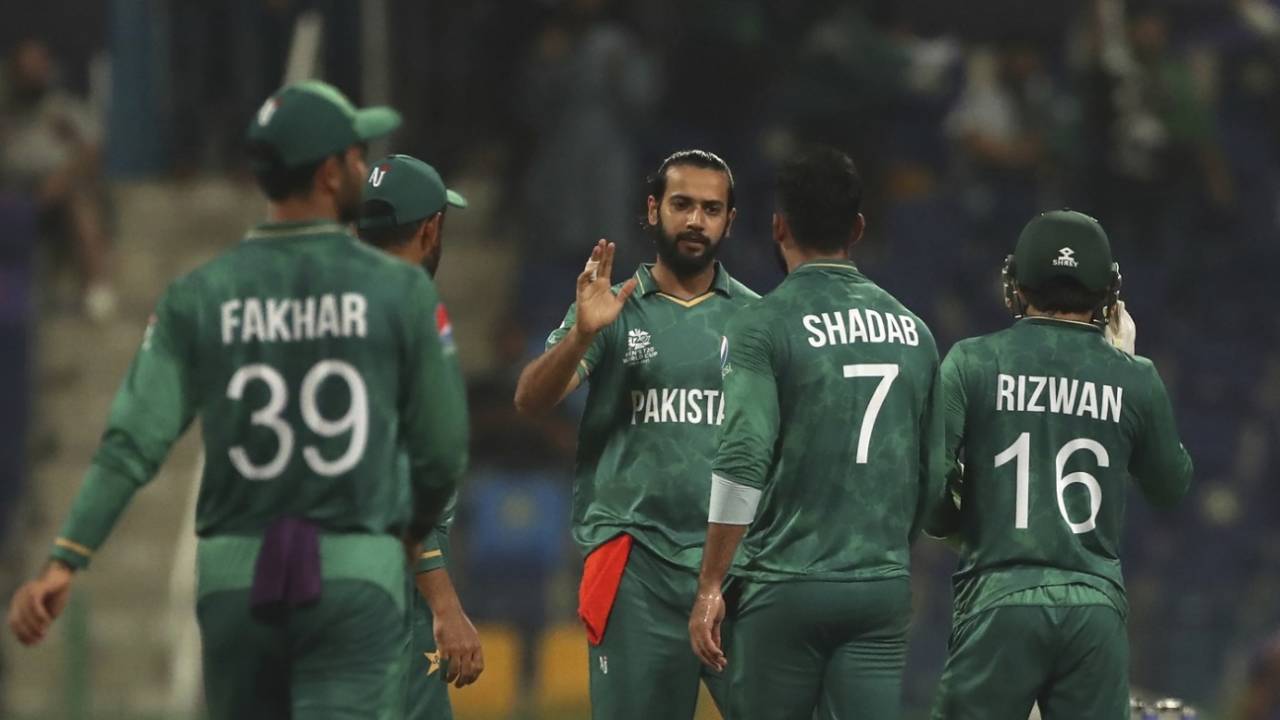 Imad Wasim celebrates with his team-mates, Namibia vs Pakistan, T20 World Cup, Group 2, Abu Dhabi, November 2, 2021