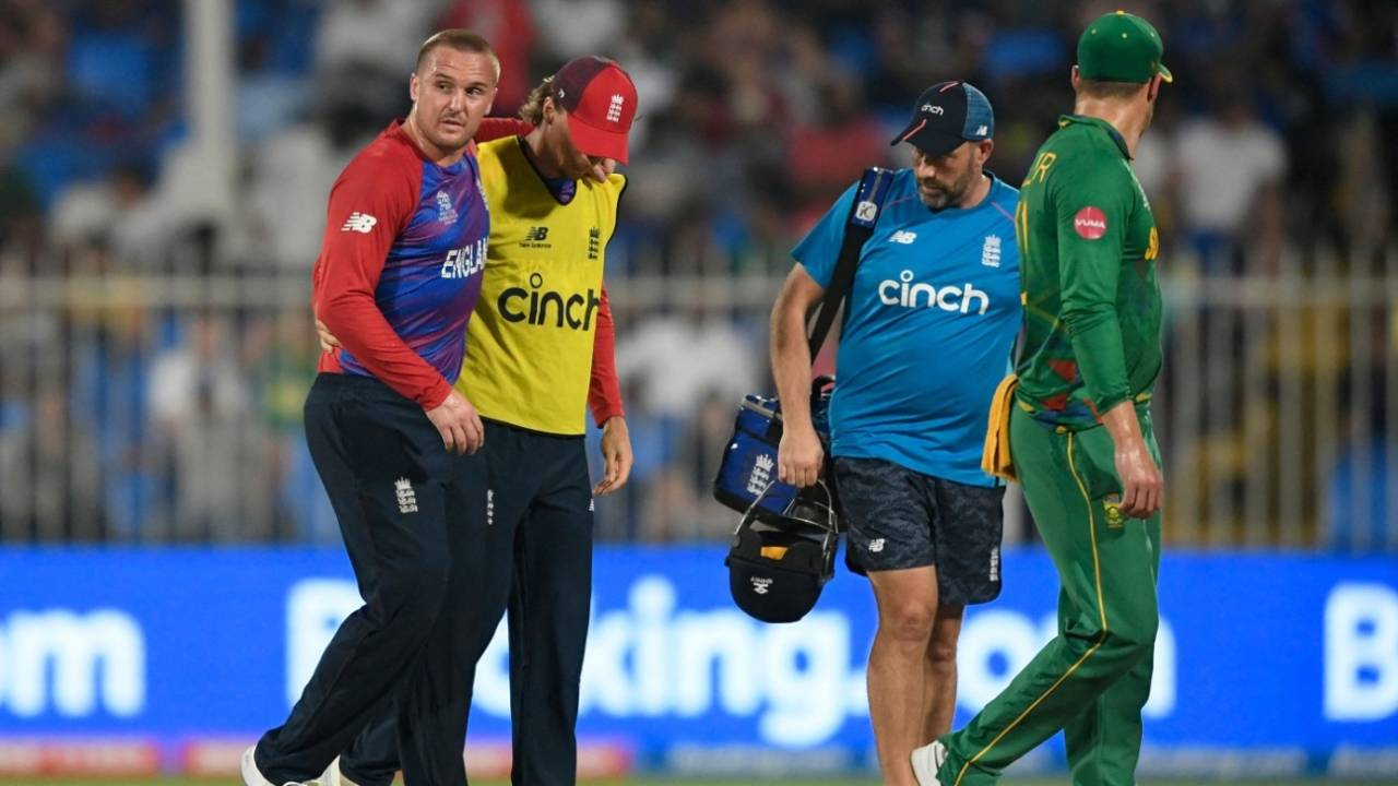 Jason Roy is taken off the field after getting injured, England vs South Africa, T20 World Cup 2021, Sharjah, November 6, 2021