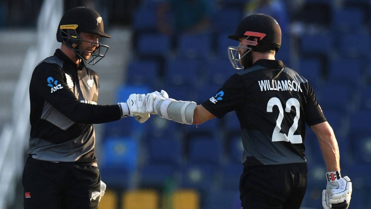 न्‍यूजीलैंड की जीत में विलियमसन और कॉन्‍वे ने अहम भूमिका निभाई&nbsp;&nbsp;&bull;&nbsp;&nbsp;AFP/Getty Images