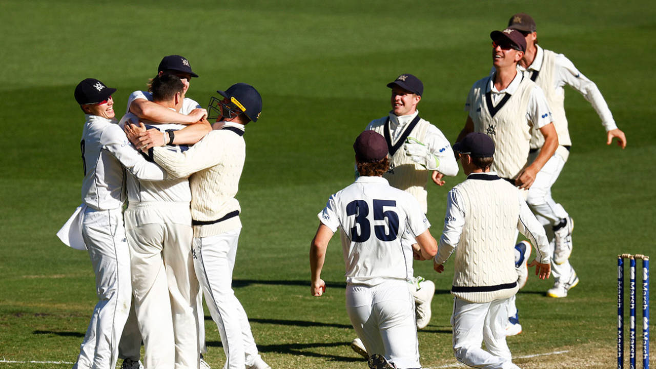 Scott Boland is surrounded after taking the final wicket, Victoria vs New South Wales, Sheffield Shield, MCG, November 8, 2021