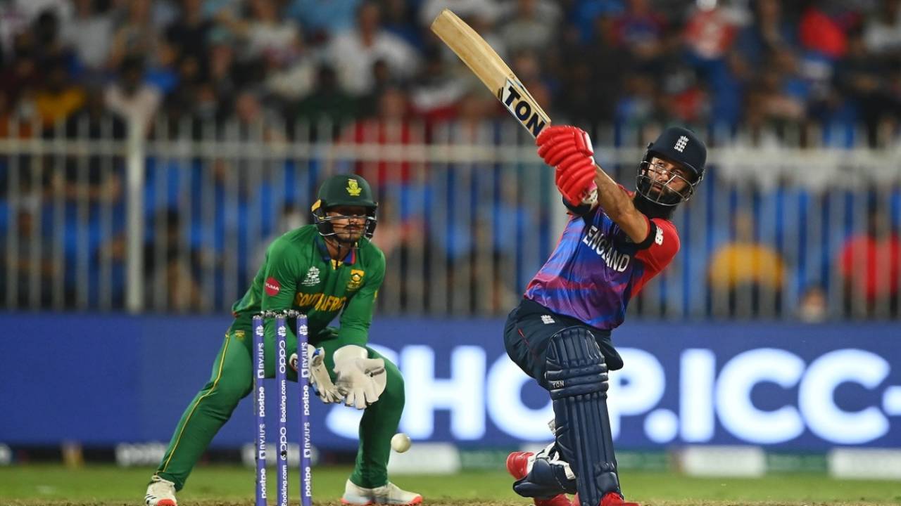 Moeen Ali tries to slog, England vs South Africa, T20 World Cup 2021, Sharjah, November 6, 2021