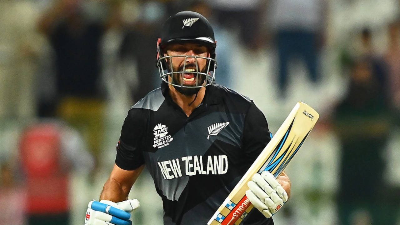 Daryl Mitchell lets out a roar as he realises he has hit a four to put New Zealand in the final, England vs New Zealand, T20 World Cup, 1st semi-final, Abu Dhabi, November 10, 2021