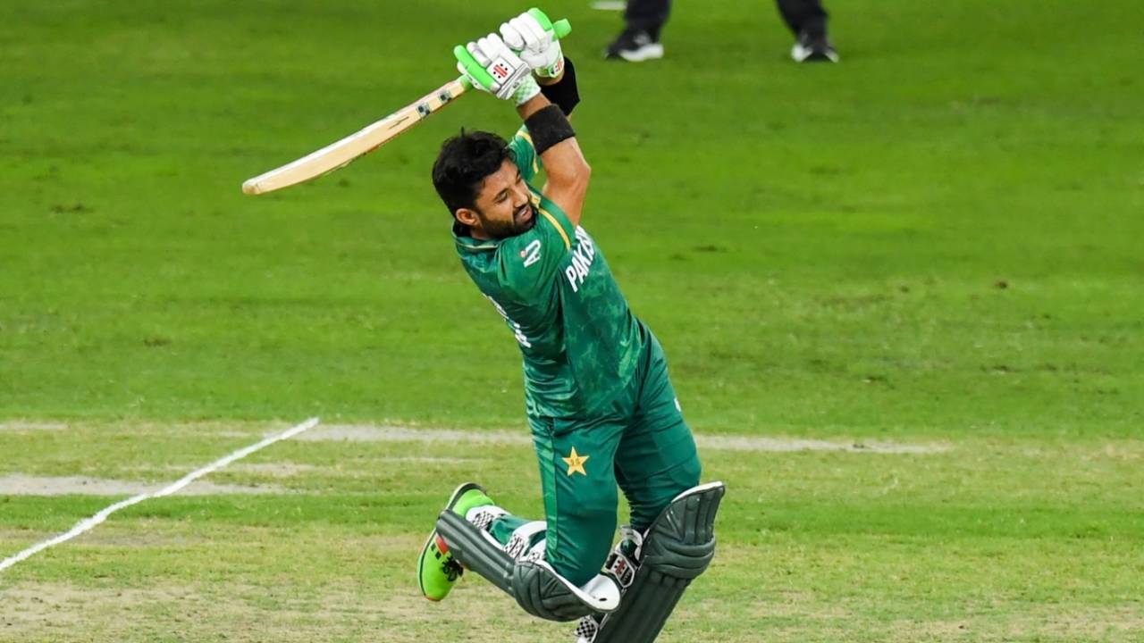 Mohammad Rizwan dances down the track, Pakistan vs Australia, Men's T20 World Cup 2021, 2nd semi-final, Dubai, November 11, 2021