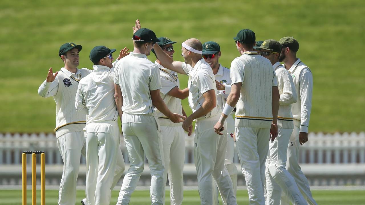 Seth Rance celebrates a wicket with his team-mates, Wellington vs Central Districts, Plunket Shield 2021, Wellington, November 15, 2021