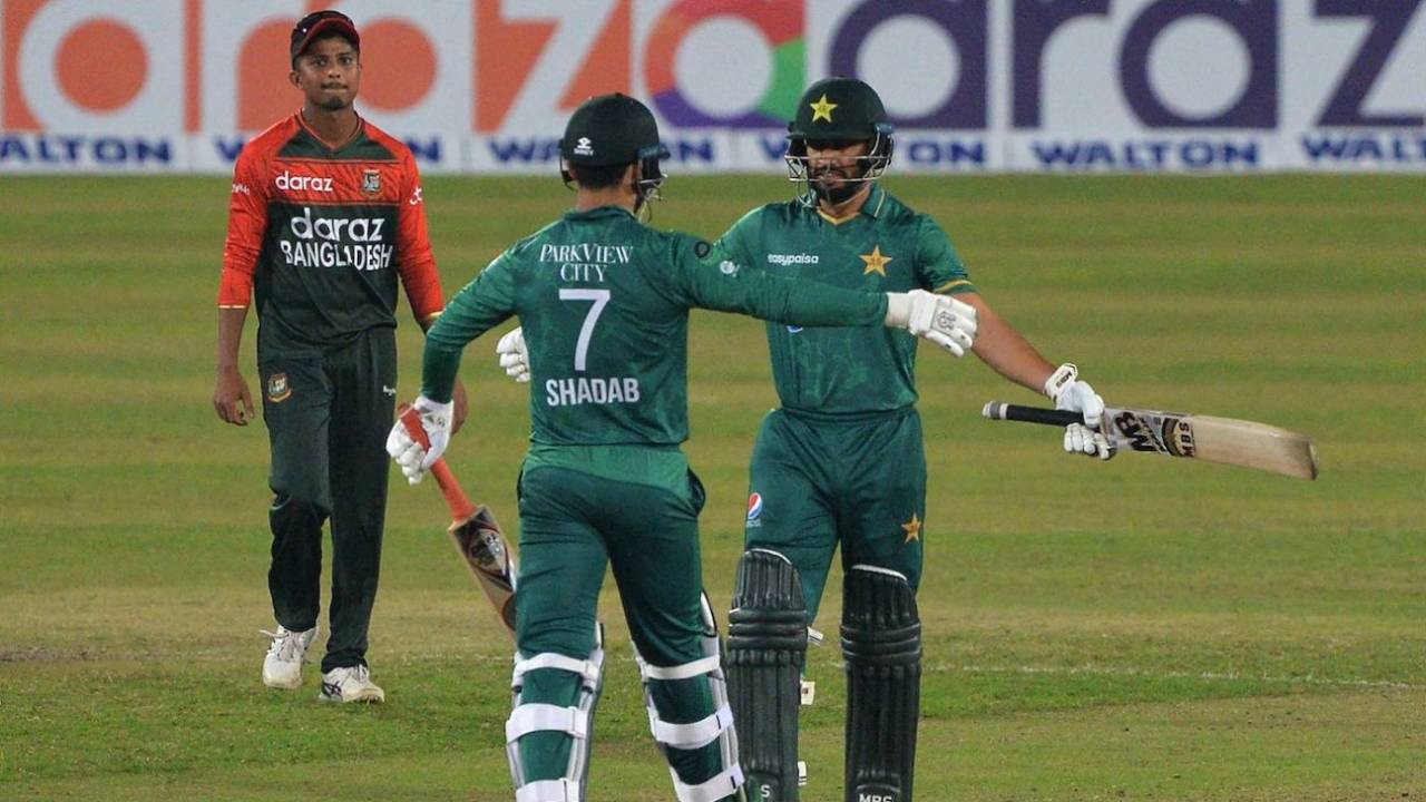 Shadab Khan and Mohammad Nawaz celebrate after completing the job, Bangladesh vs Pakistan, 1st T20I, Dhaka, November 19, 2021