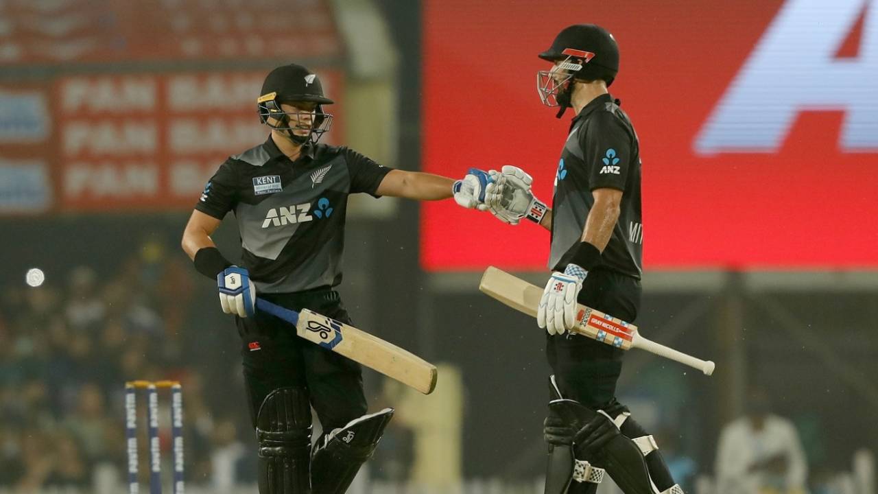 Mark Chapman and Daryl Mitchell were involved in a brief stand, India vs New Zealand, 2nd T20I, Ranchi, November 19, 2021