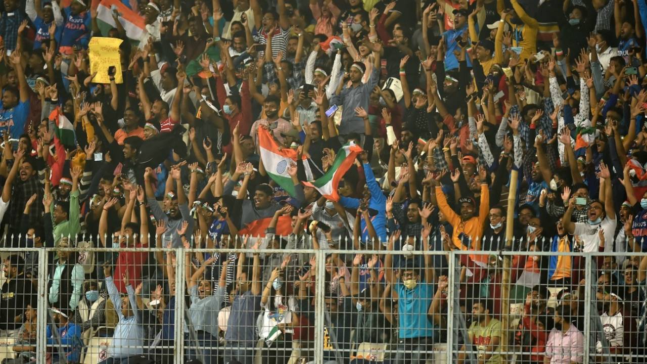 The fans at Eden Gardens enjoy the match, India vs New Zealand, 3rd T20I, Kolkata, November 21, 2021