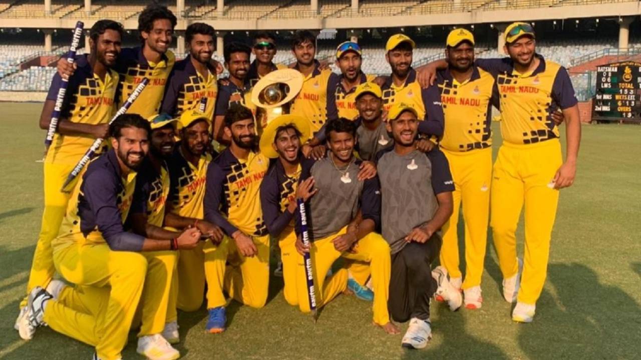 Tamil Nadu's players celebrate with the Syed Mushtaq Ali Trophy, Tamil Nadu vs Karnataka, Syed Mushtaq Ali Trophy final, Delhi, November 22, 2021