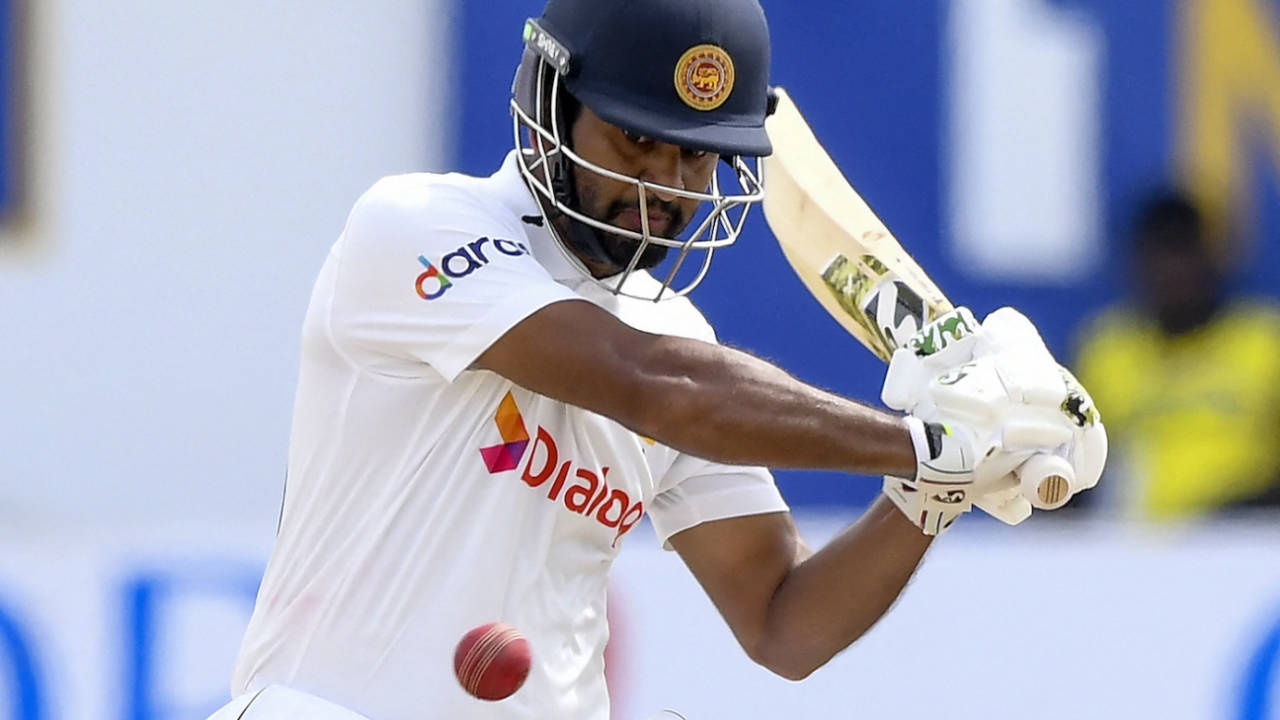 Dimuth Karunaratne lines up a pull, Sri Lanka vs West Indies, 1st Test, Galle, 4th day, November 24, 2021