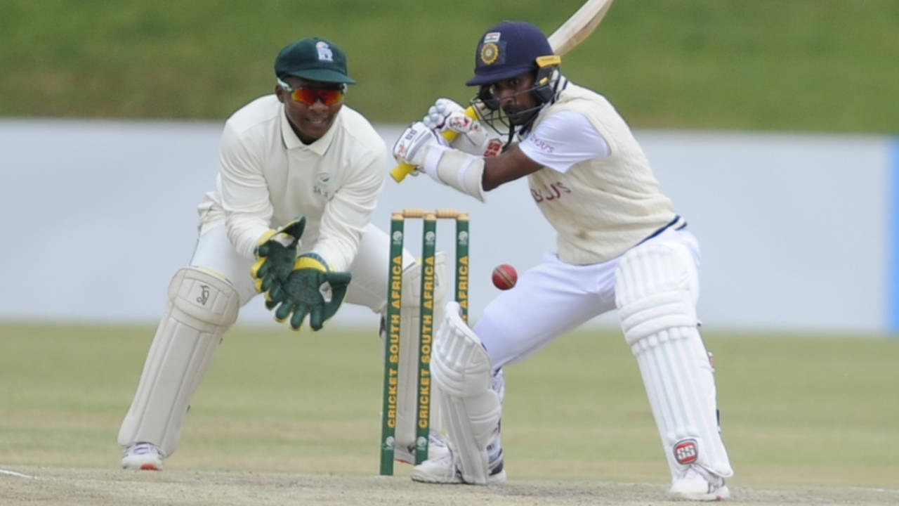 Abhimanyu Easwaran goes on the back foot for a cut, South Africa A vs India A, 1st unofficial Test, Bloemfontein, 3rd day, November 25, 2021
