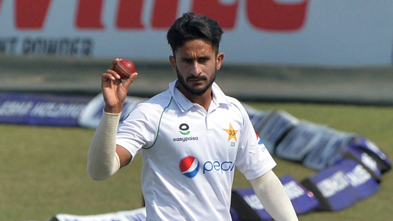 Hasan Ali shows off the ball after picking up a five-wicket haul, Bangladesh vs Pakistan, 1st Test, Chattogram, 2nd day, November 27, 2021