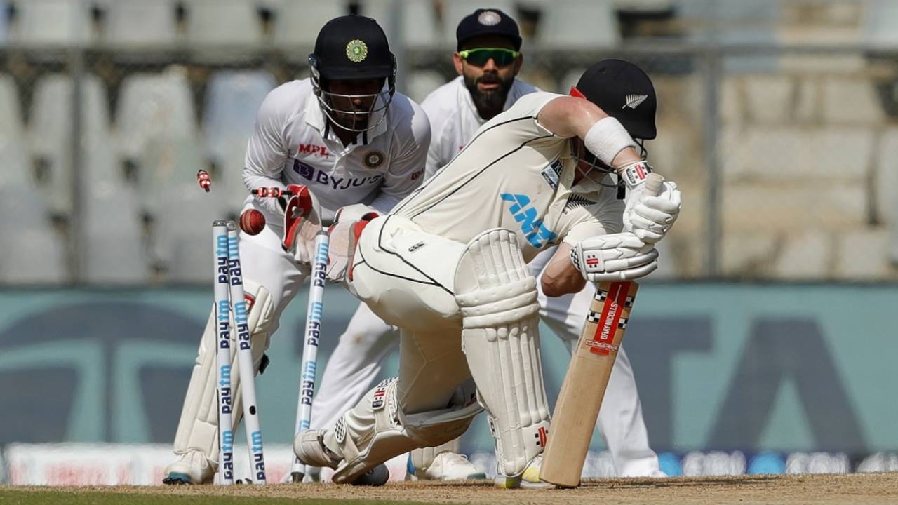 Henry Nicholls is bowled, India vs New Zealand, 2nd Test, Wankhede, 2nd day, December 4, 2021
