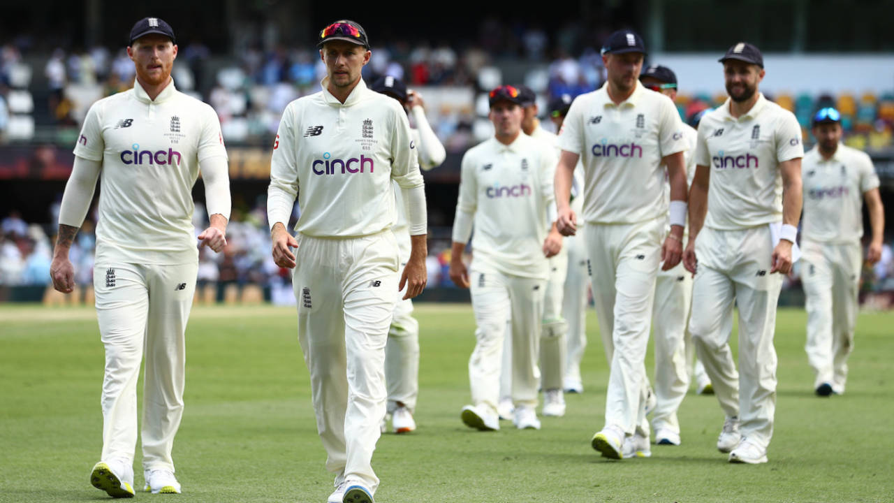 Joe Root leads England off the field after the team's defeat, Australia vs England, 1st Ashes Test, Brisbane, 4th day, December 11, 2021