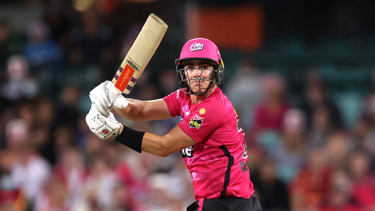 Sean Abbott turns the ball away towards fine-leg, Brisbane Heat vs Sydney Sixers, BBL 2021-22, Sydney, December 29, 2021