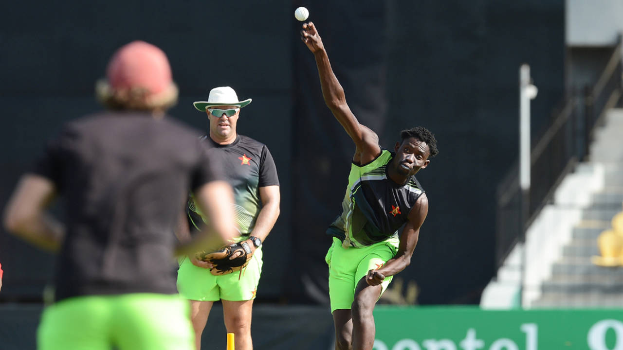 Heath Streak watches Chris Mpofu bowl during training, Sri Lanka v Zimbabwe, Galle, Sri Lanka, July 01, 2017