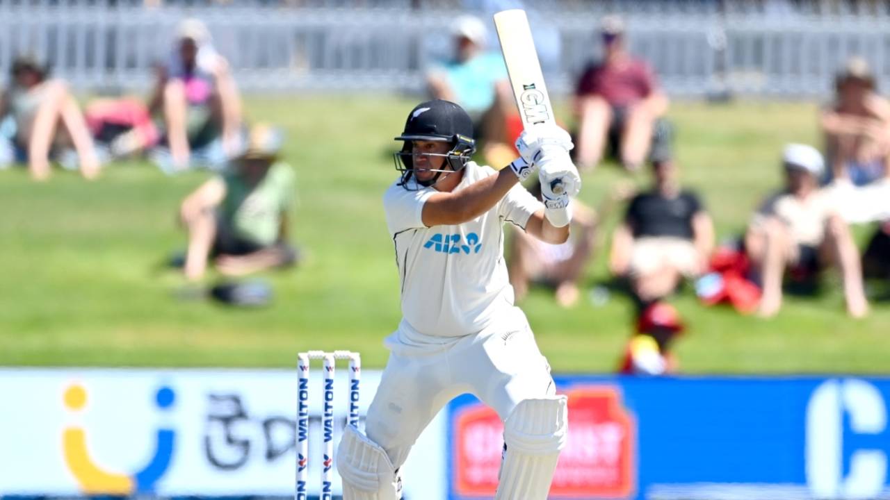 Ross Taylor bats in what is set to be his final Test series, New Zealand vs Bangladesh, 1st Test, Mount Maunganui, 1st day, January 1, 2022