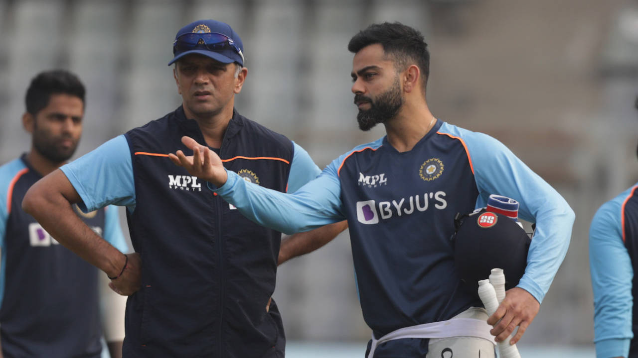 Rahul Dravid and Virat Kohli have a chat, Mumbai, December 4, 2021