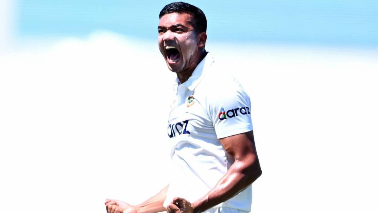 Taskin Ahmed flexes his muscles after taking a wicket, New Zealand vs Bangladesh, 1st Test, Mount Maunganui, 5th day, January 5, 2022