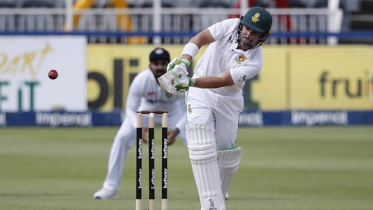 Dean Elgar plays one into the leg side, South Africa vs India, 2nd Test, Johannesburg, 3rd day, January 5, 2021