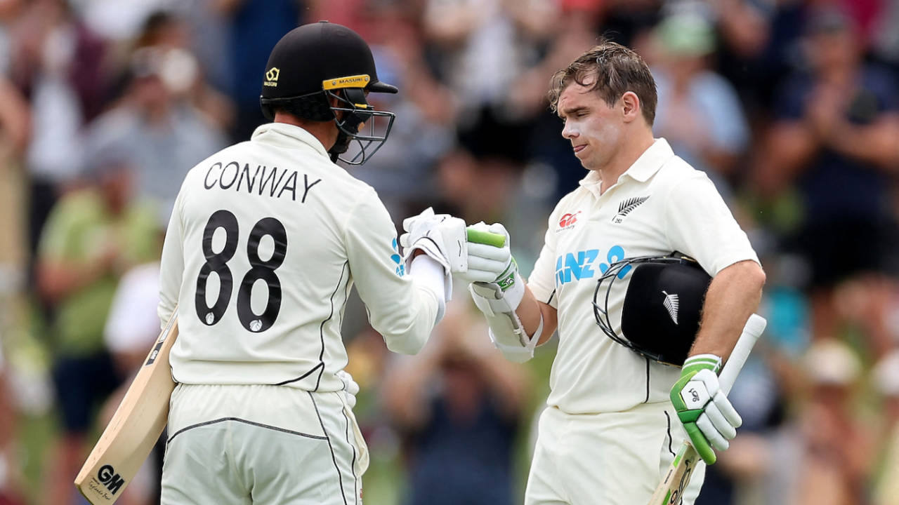 Devon Conway bumps fists with Tom Latham after the latter completed his century, New Zealand vs Bangladesh, 2nd Test, Christchurch, 1st day, January 9, 2021