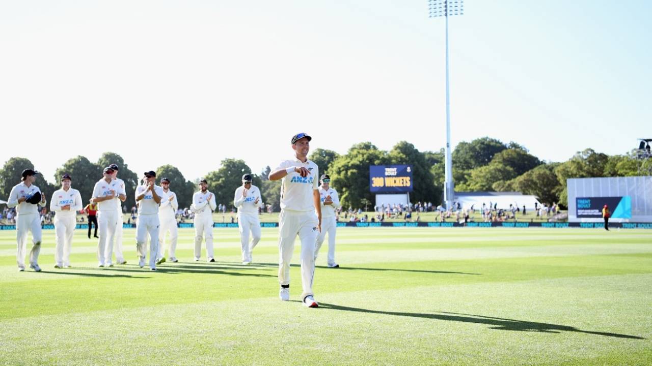 Trent Boult leads the team off the field after picking up a fifer and completing 300 Test wickets along the way, New Zealand vs Bangladesh, 2nd Test, Christchurch, 2nd day, January 10, 2022